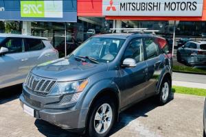 Mahindra-XUV 500 2.2 TDI 4X4 7 POSTI W8 